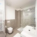 Blue Life 3b Tirabora Short Rent, Con Parcheggio Privato * 的里雅斯特